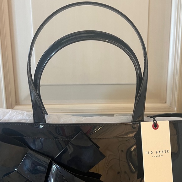 NWT iconic Ted Baker Glossy Black Tote with Bow and small purse attached inside. - Picture 6 of 13